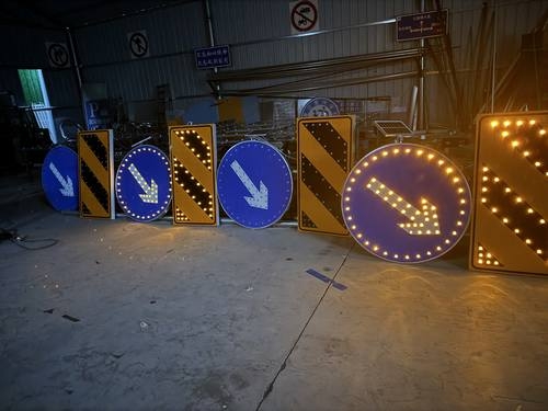 随州随州河南太阳能自发光交通路标牌厂家